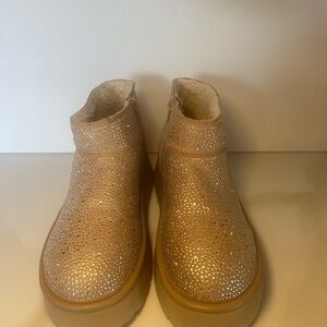 Wild Fable Glittering Tan Winter Boots